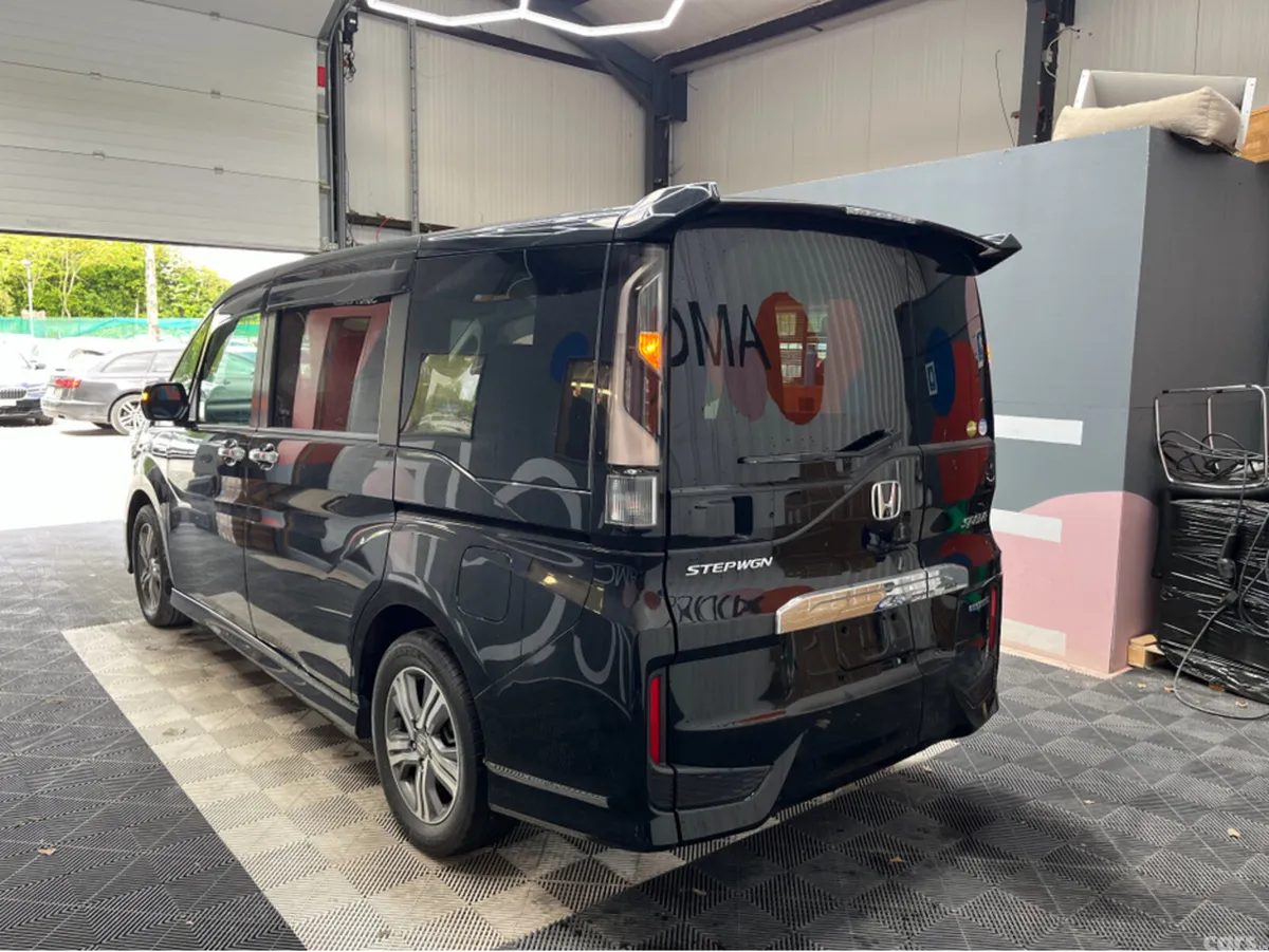 Honda Stepwagon MPV, Petrol Hybrid, 2019, Black