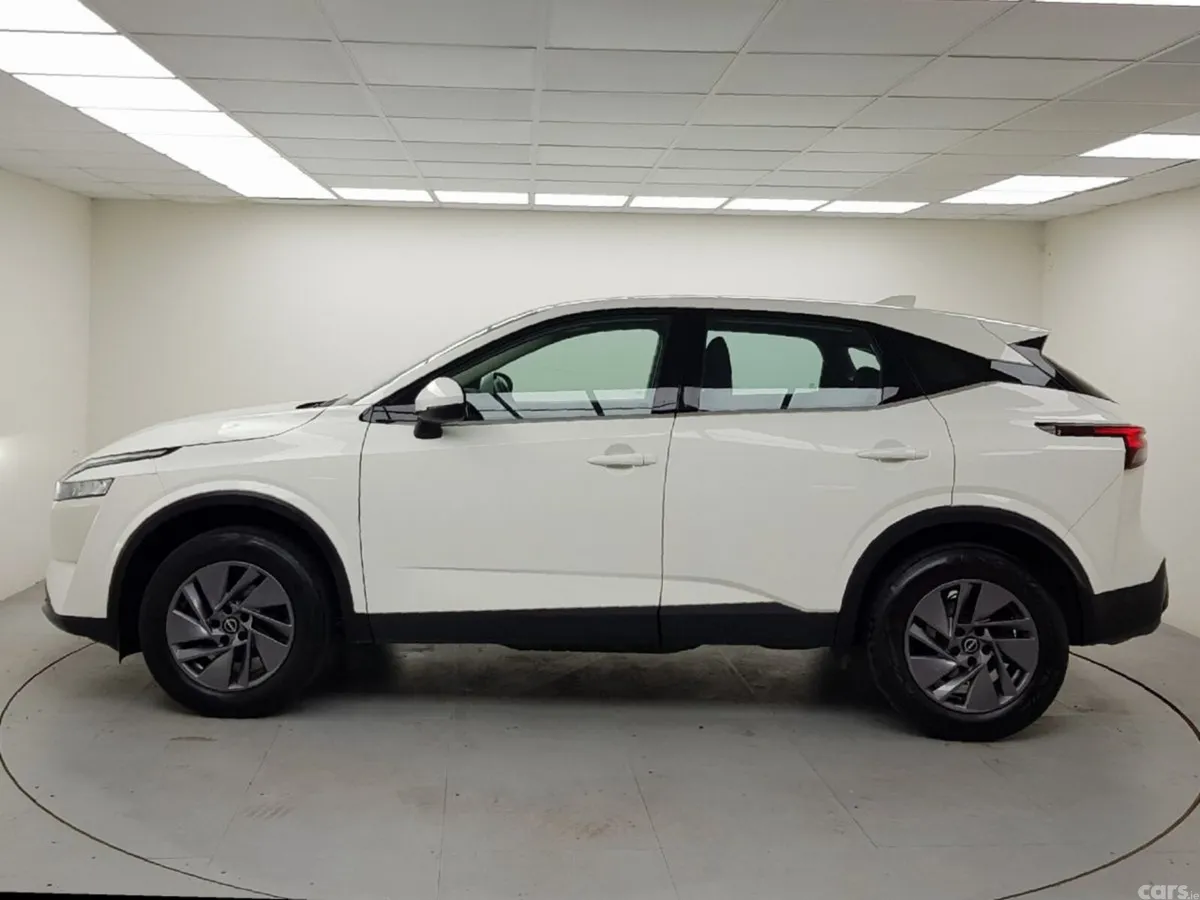 Nissan Qashqai MPV, Petrol Hybrid, 2023, White