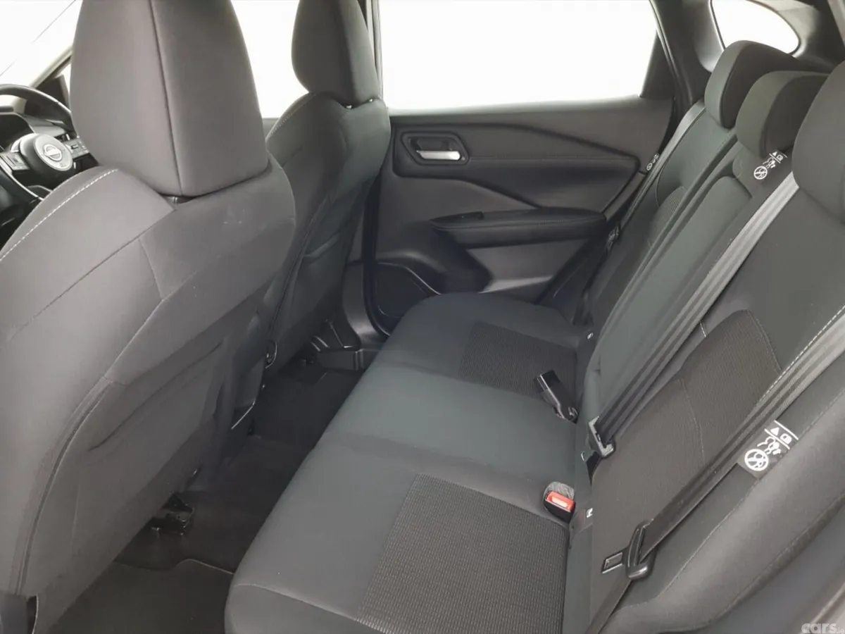 Nissan Qashqai MPV, Petrol Hybrid, 2023, White