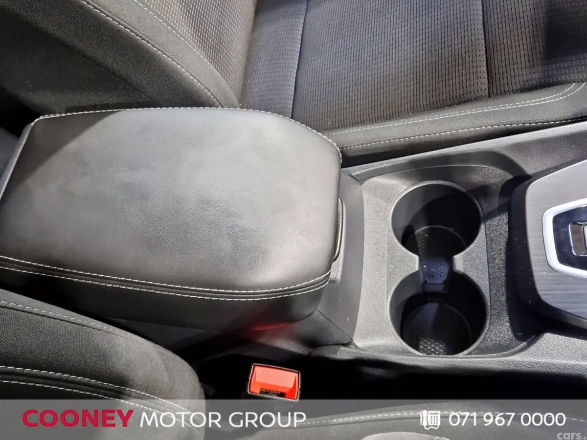 Nissan Qashqai MPV, Petrol, 2023, Grey