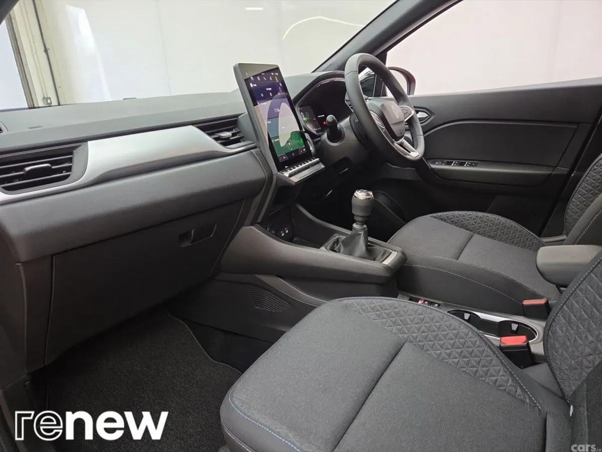 Renault Captur Hatchback, Petrol, 2026, Red