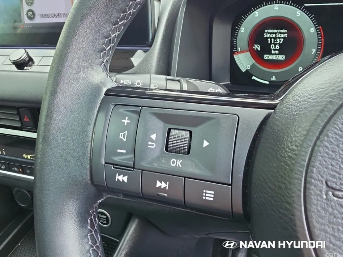 Nissan Qashqai MPV, Petrol, 2025, White