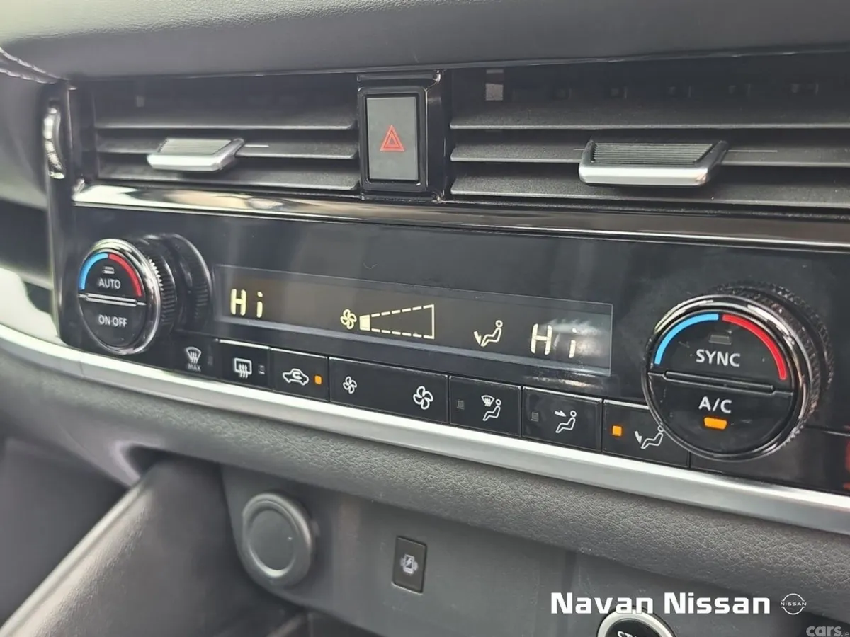 Nissan Qashqai MPV, Petrol Hybrid, 2025, White