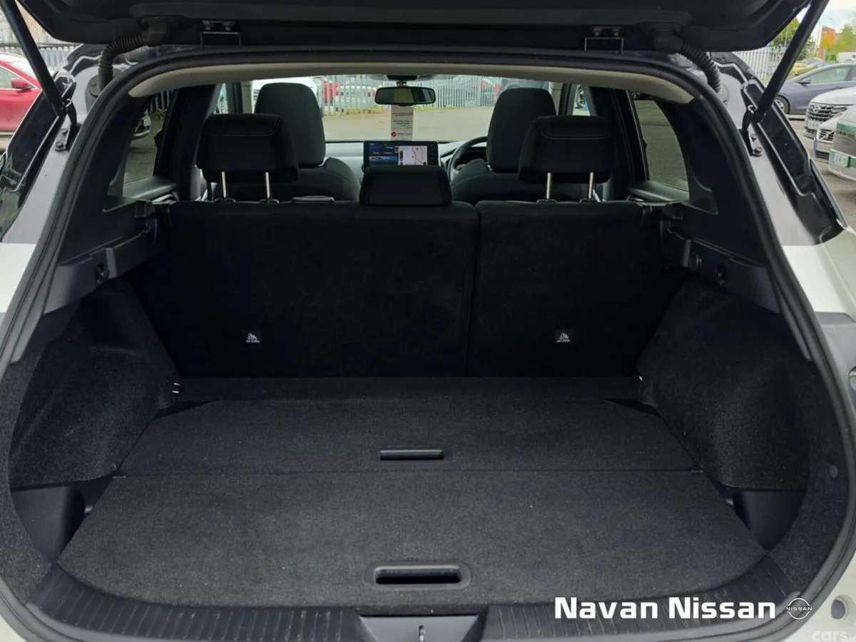 Nissan Qashqai MPV, Petrol Hybrid, 2025, White