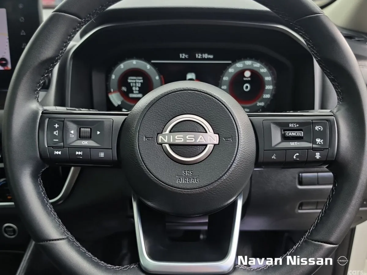 Nissan Qashqai MPV, Petrol Hybrid, 2025, White
