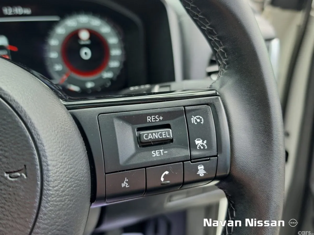 Nissan Qashqai MPV, Petrol Hybrid, 2025, White