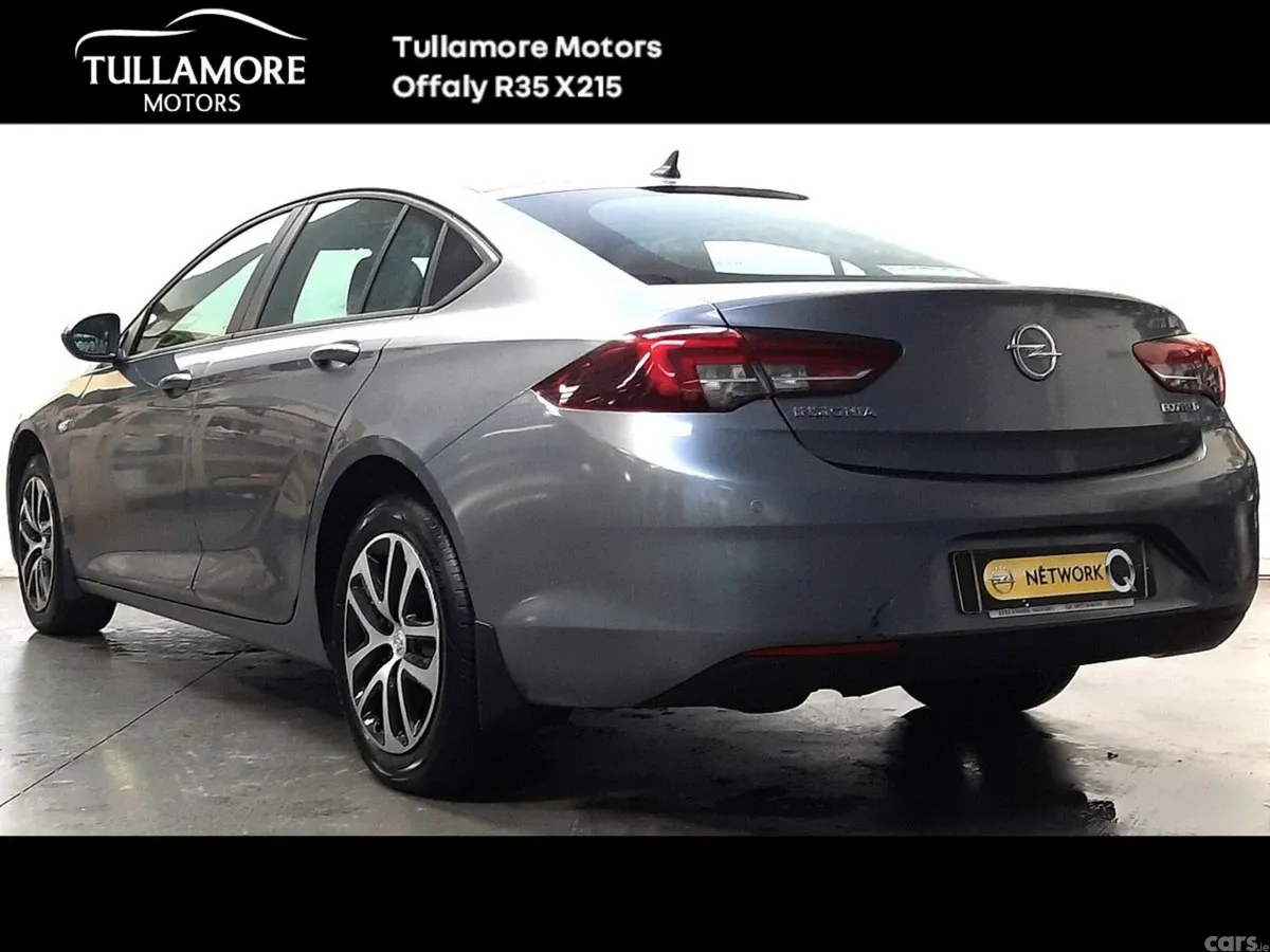 Opel Insignia Hatchback, Diesel, 2018, Grey