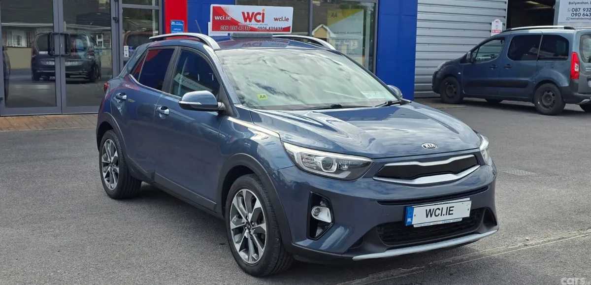 Kia Stonic Estate/Jeep, Petrol, 2018, Blue