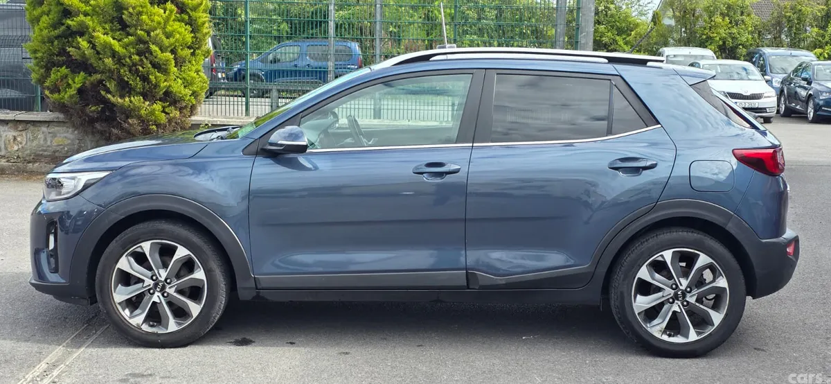 Kia Stonic Estate/Jeep, Petrol, 2018, Blue