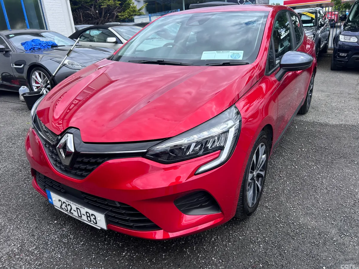 Renault Clio Hatchback, Petrol, 2023, Red