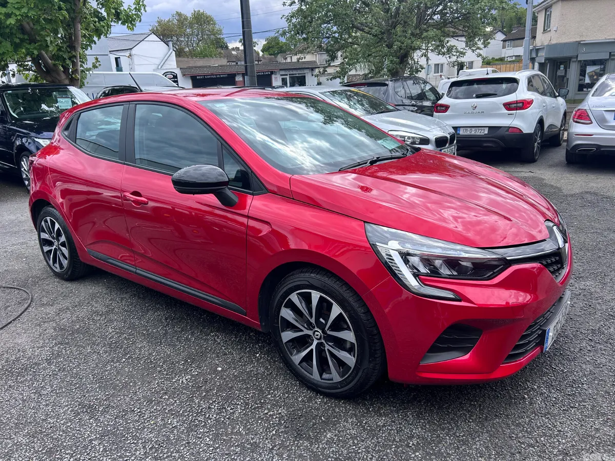 Renault Clio Hatchback, Petrol, 2023, Red