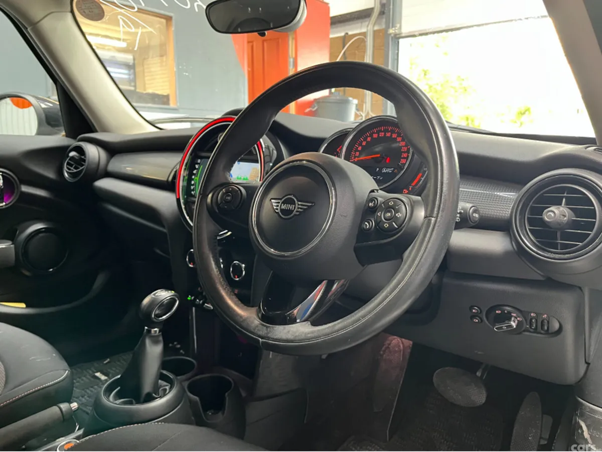 Mini Cooper Hatchback, Petrol, 2019, Grey
