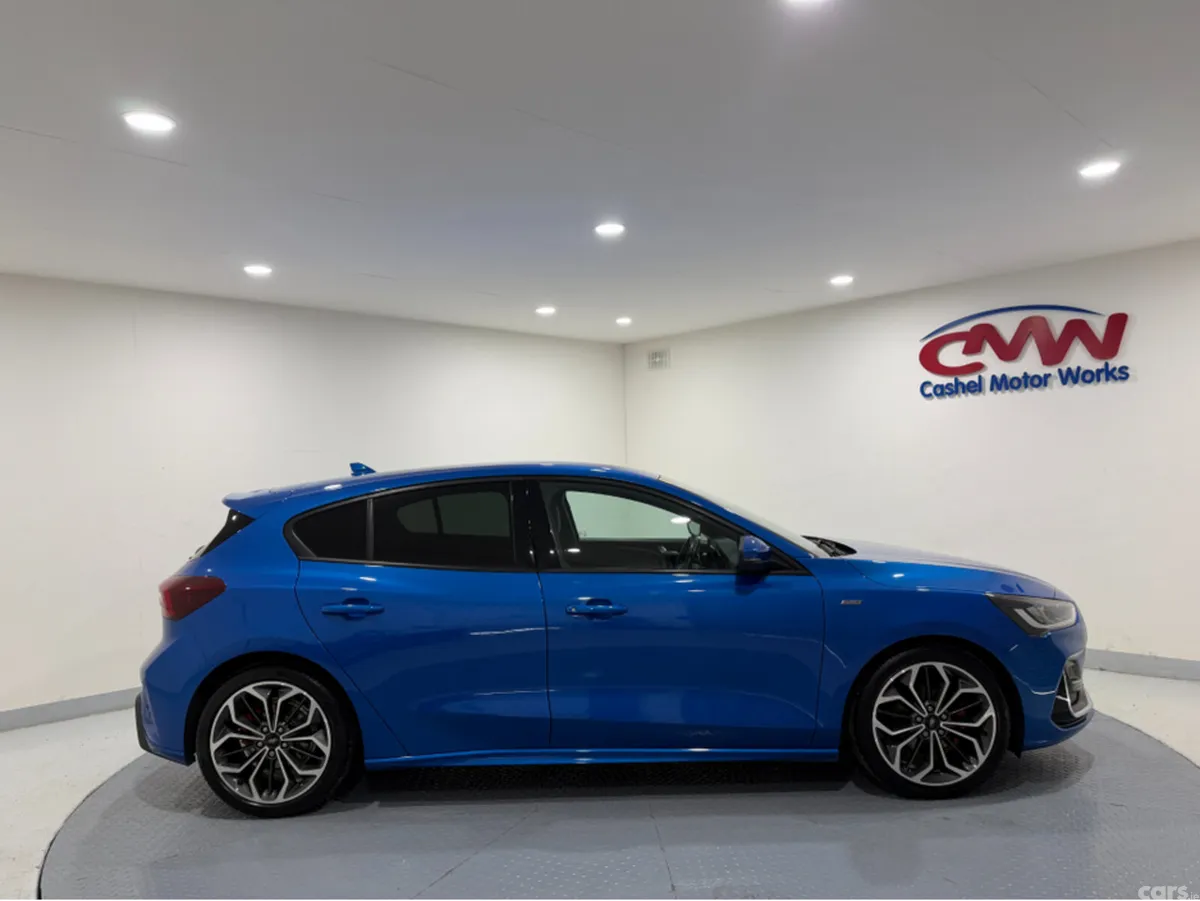 Ford Focus Hatchback, Diesel, 2023, Blue