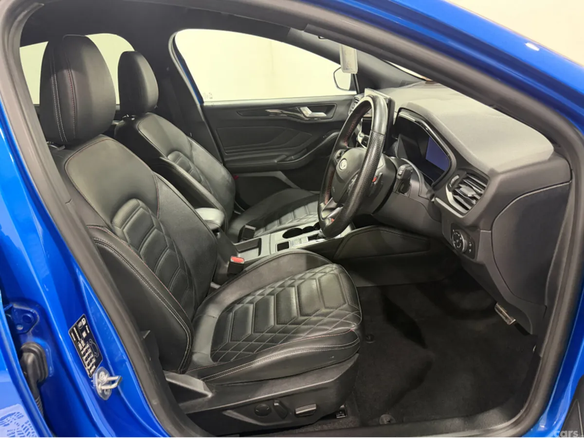 Ford Focus Hatchback, Diesel, 2023, Blue