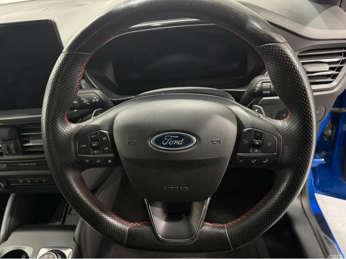 Ford Focus Hatchback, Diesel, 2023, Blue