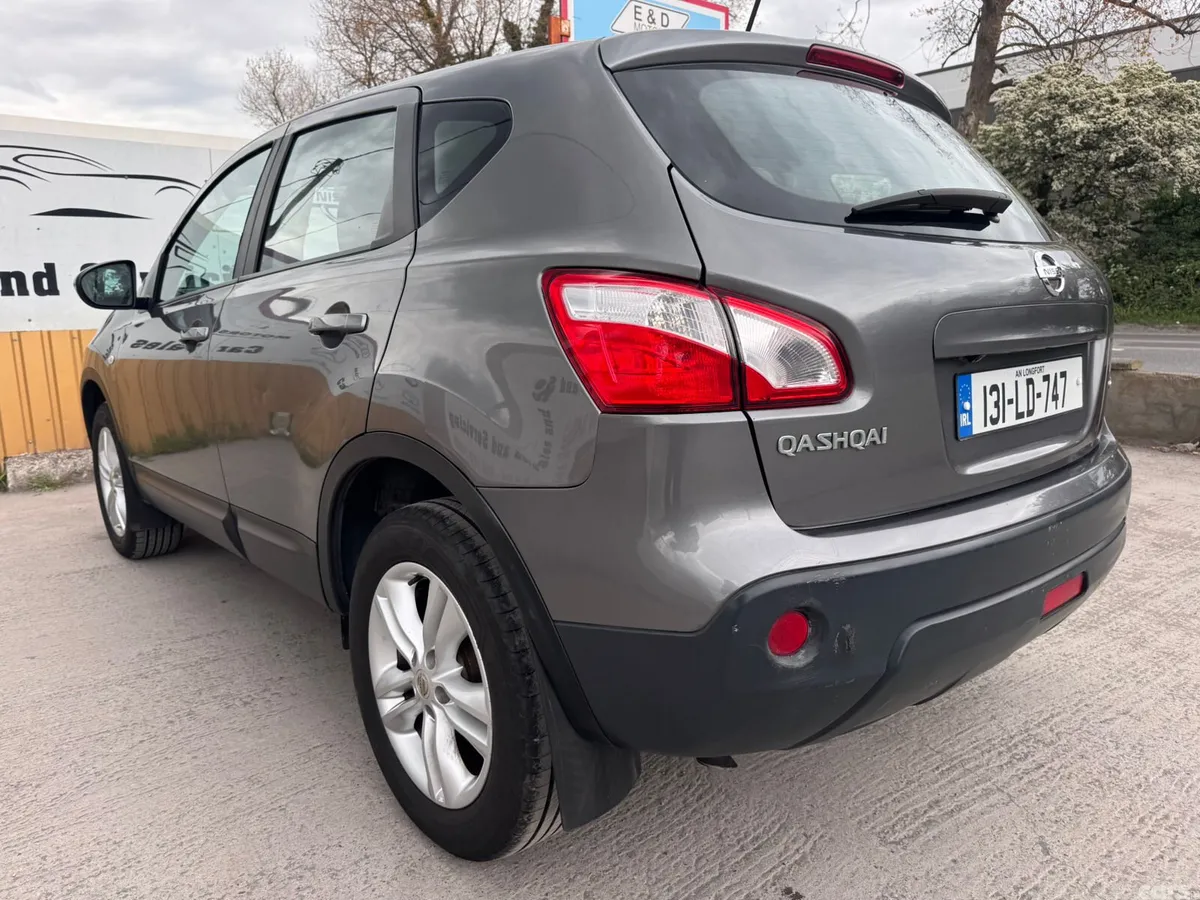 Nissan Qashqai Hatchback, Diesel, 2013, Grey