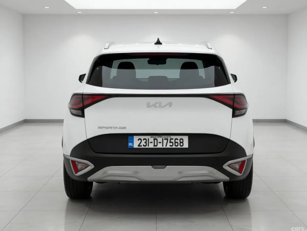 Kia Sportage SUV, Diesel Hybrid, 2023, White