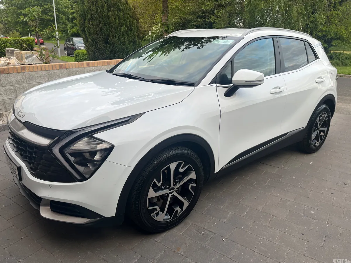 Kia Sportage SUV, Diesel Hybrid, 2023, White