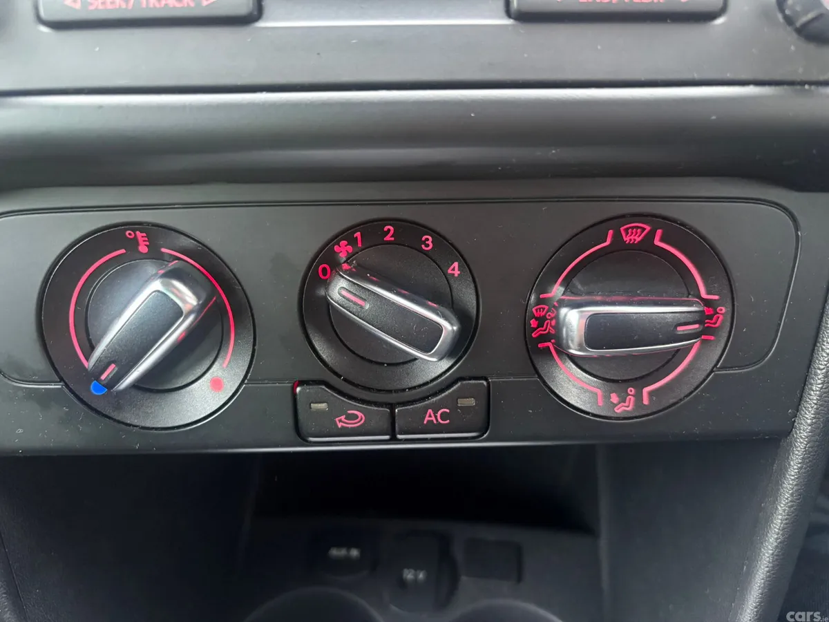 Volkswagen Polo Hatchback, Diesel, 2013, Grey