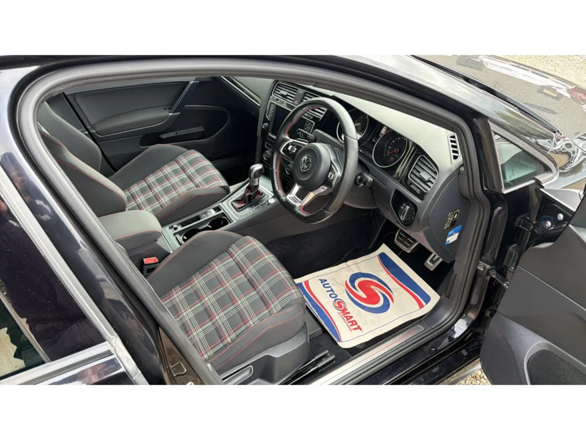 Volkswagen Golf Hatchback, Petrol, 2016, Black