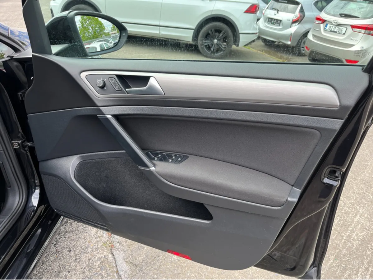 Volkswagen Golf Hatchback, Petrol, 2017, Black