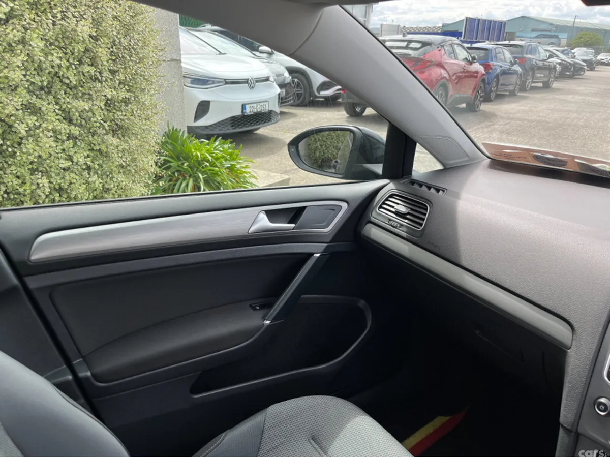 Volkswagen Golf Hatchback, Petrol, 2017, Black