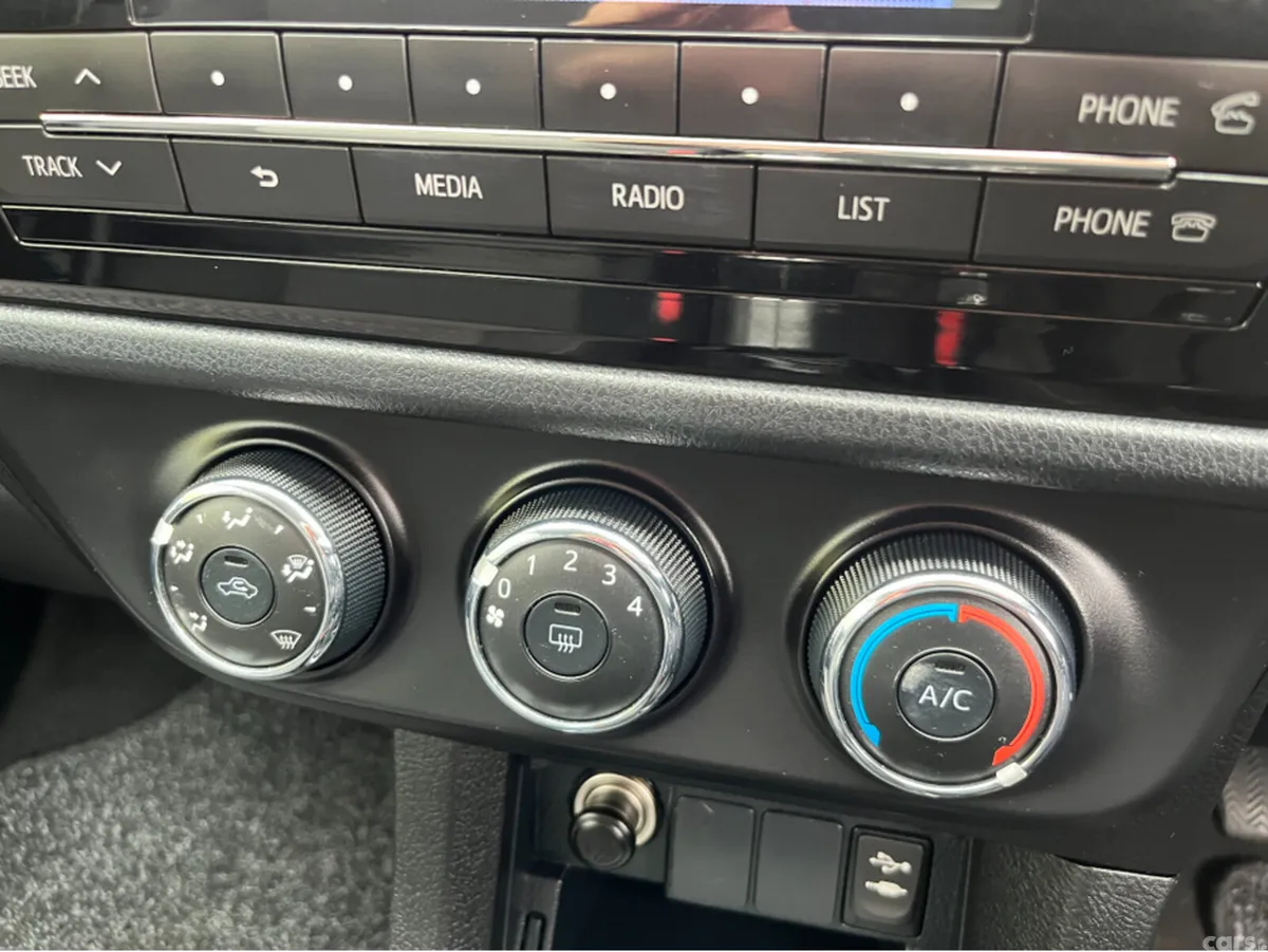 Toyota Corolla Saloon, Diesel, 2015, Bronze