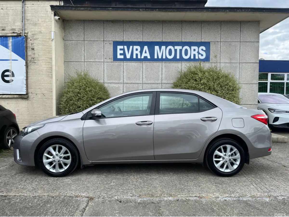 Toyota Corolla Saloon, Diesel, 2015, Bronze