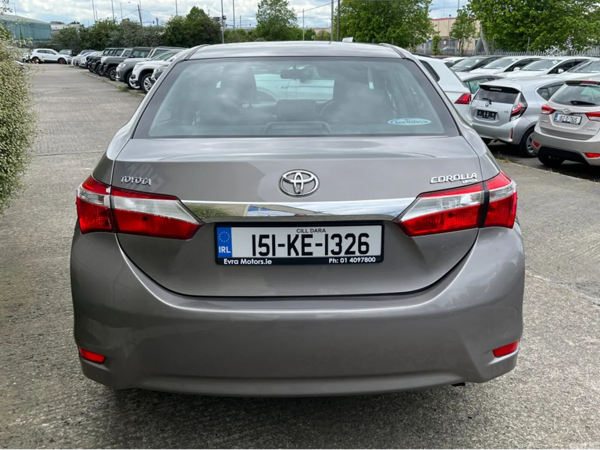 Toyota Corolla Saloon, Diesel, 2015, Bronze