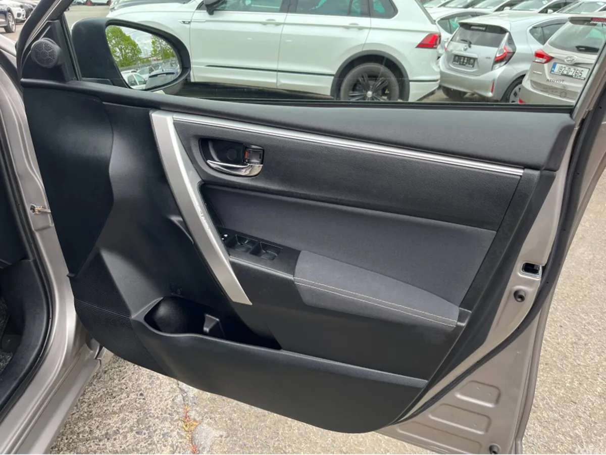 Toyota Corolla Saloon, Diesel, 2015, Bronze