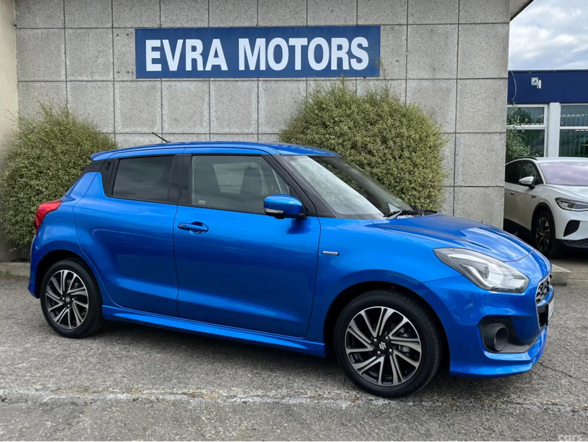 Suzuki Swift Hatchback, Petrol, 2022, Blue