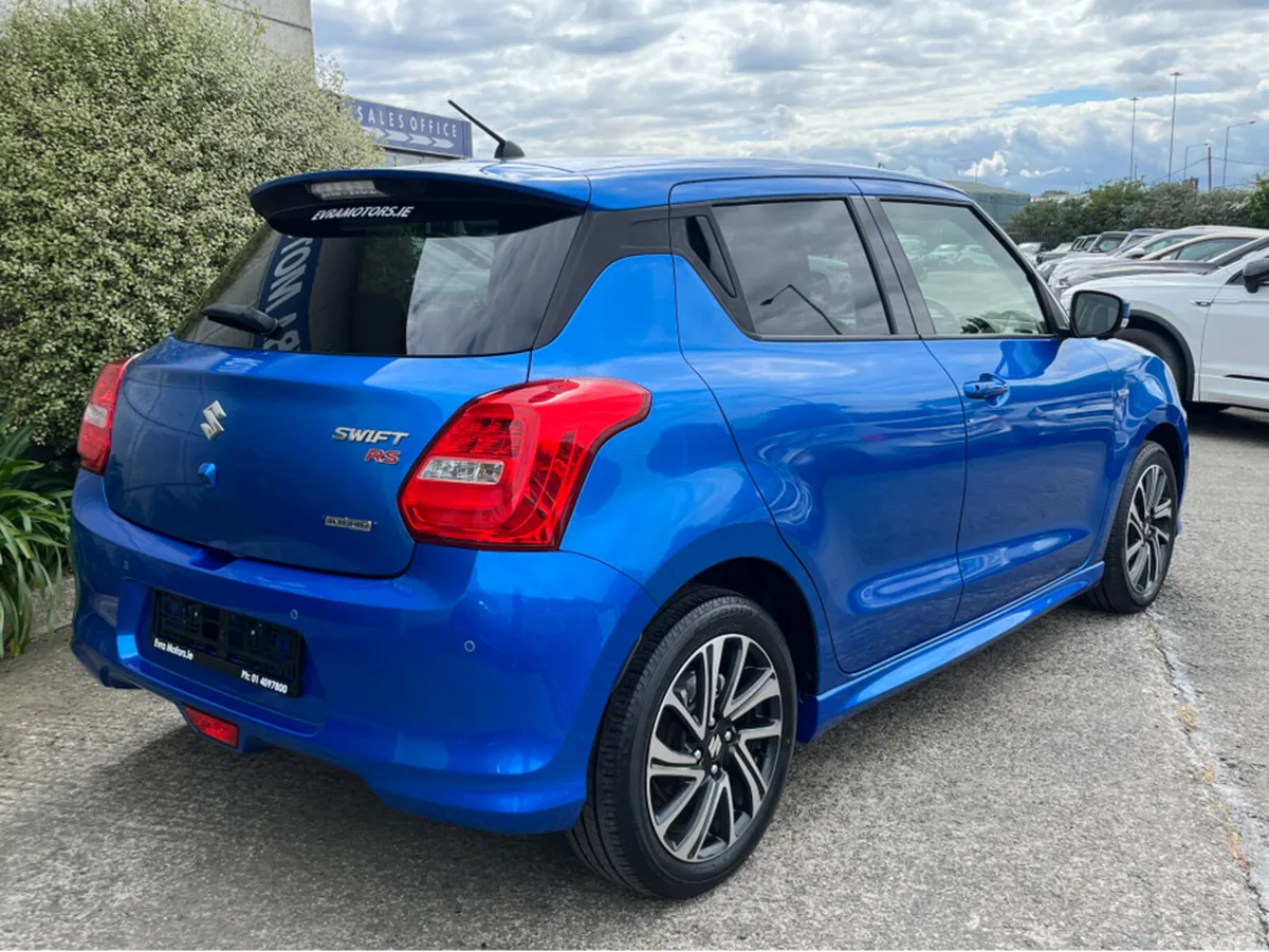 Suzuki Swift Hatchback, Petrol, 2022, Blue