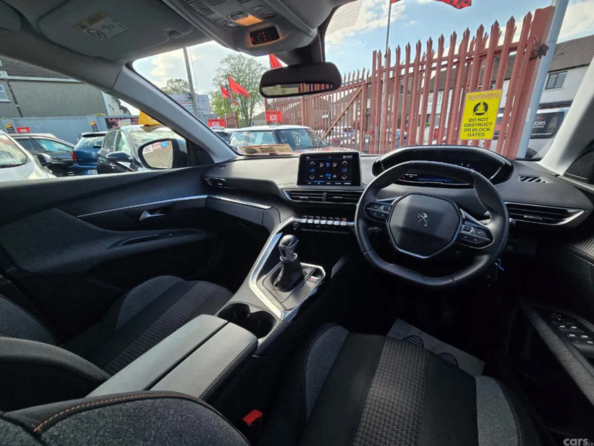 Peugeot 3008 MPV, Petrol, 2020, Grey