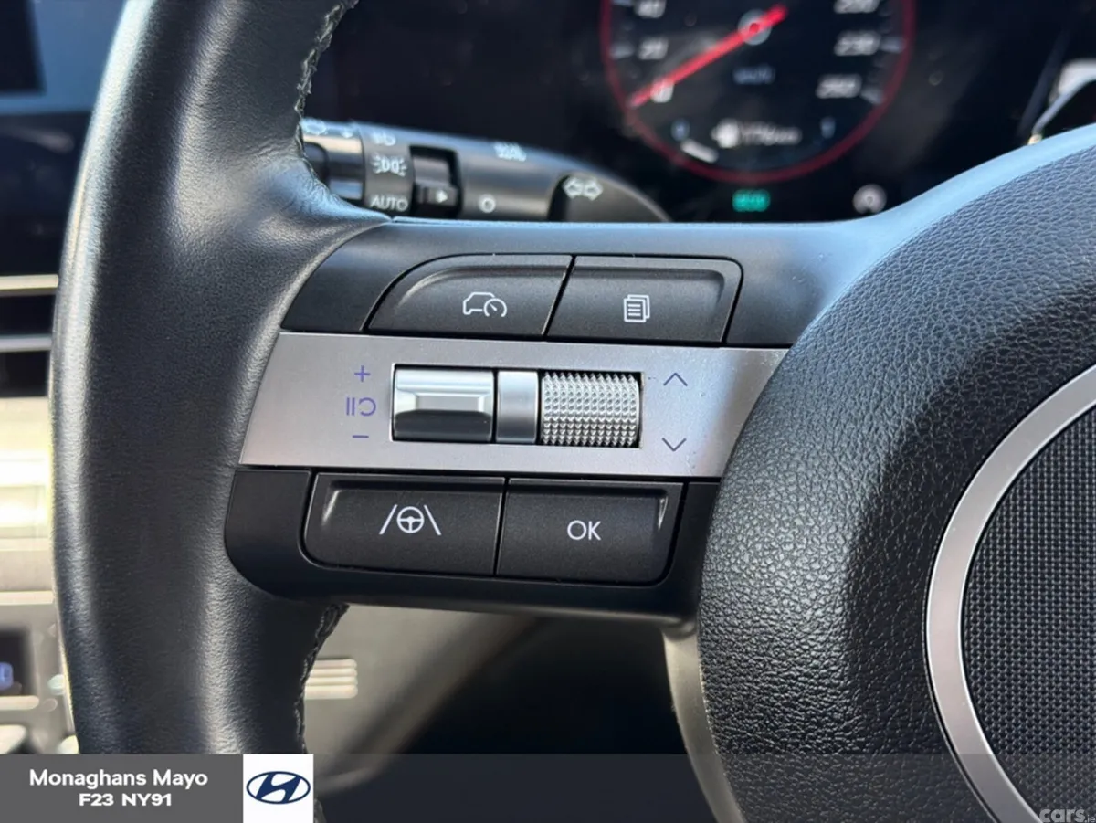 Hyundai KONA MPV, Petrol, 2024, White