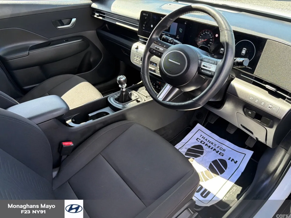 Hyundai KONA MPV, Petrol, 2024, White