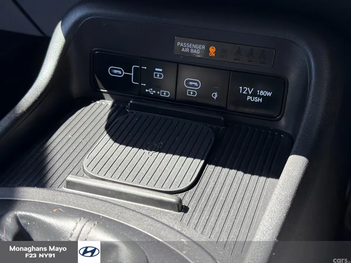 Hyundai KONA MPV, Petrol, 2024, White