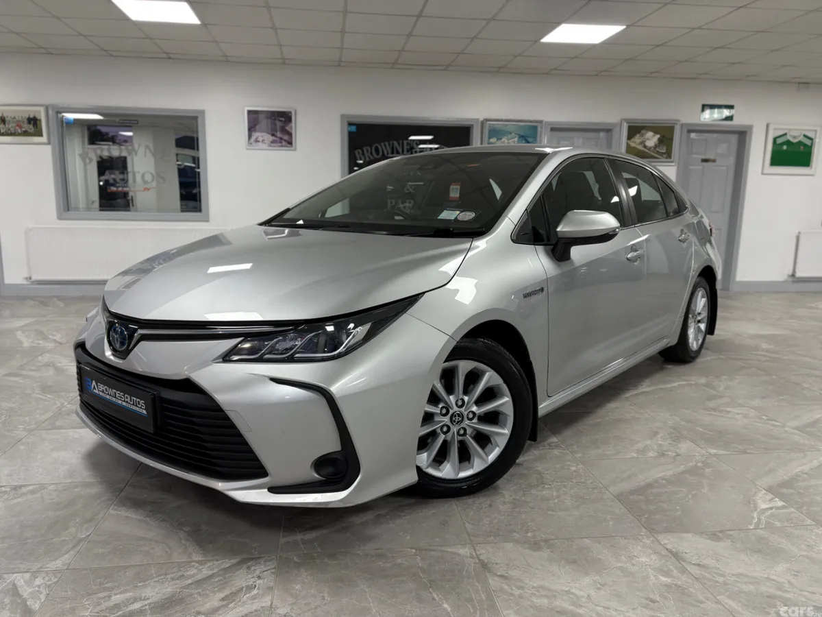 Toyota Corolla Saloon, Petrol Hybrid, 2019, Silver