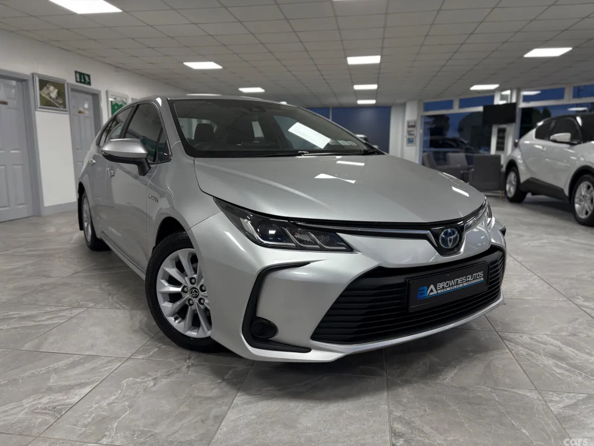 Toyota Corolla Saloon, Petrol Hybrid, 2019, Silver