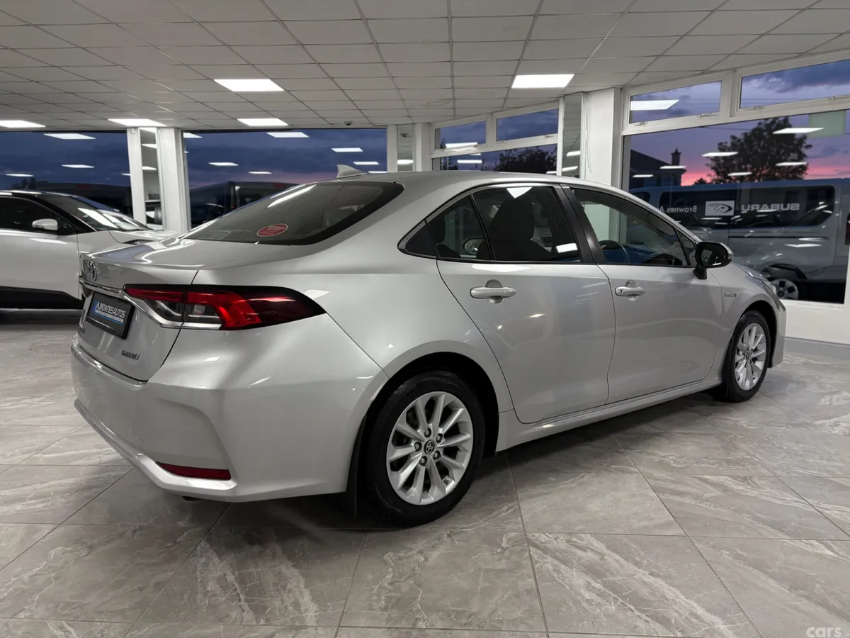 Toyota Corolla Saloon, Petrol Hybrid, 2019, Silver