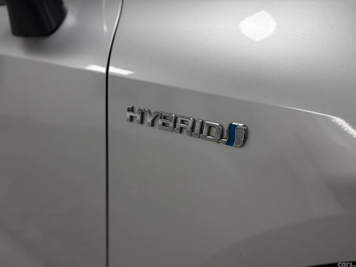 Toyota Corolla Saloon, Petrol Hybrid, 2019, Silver