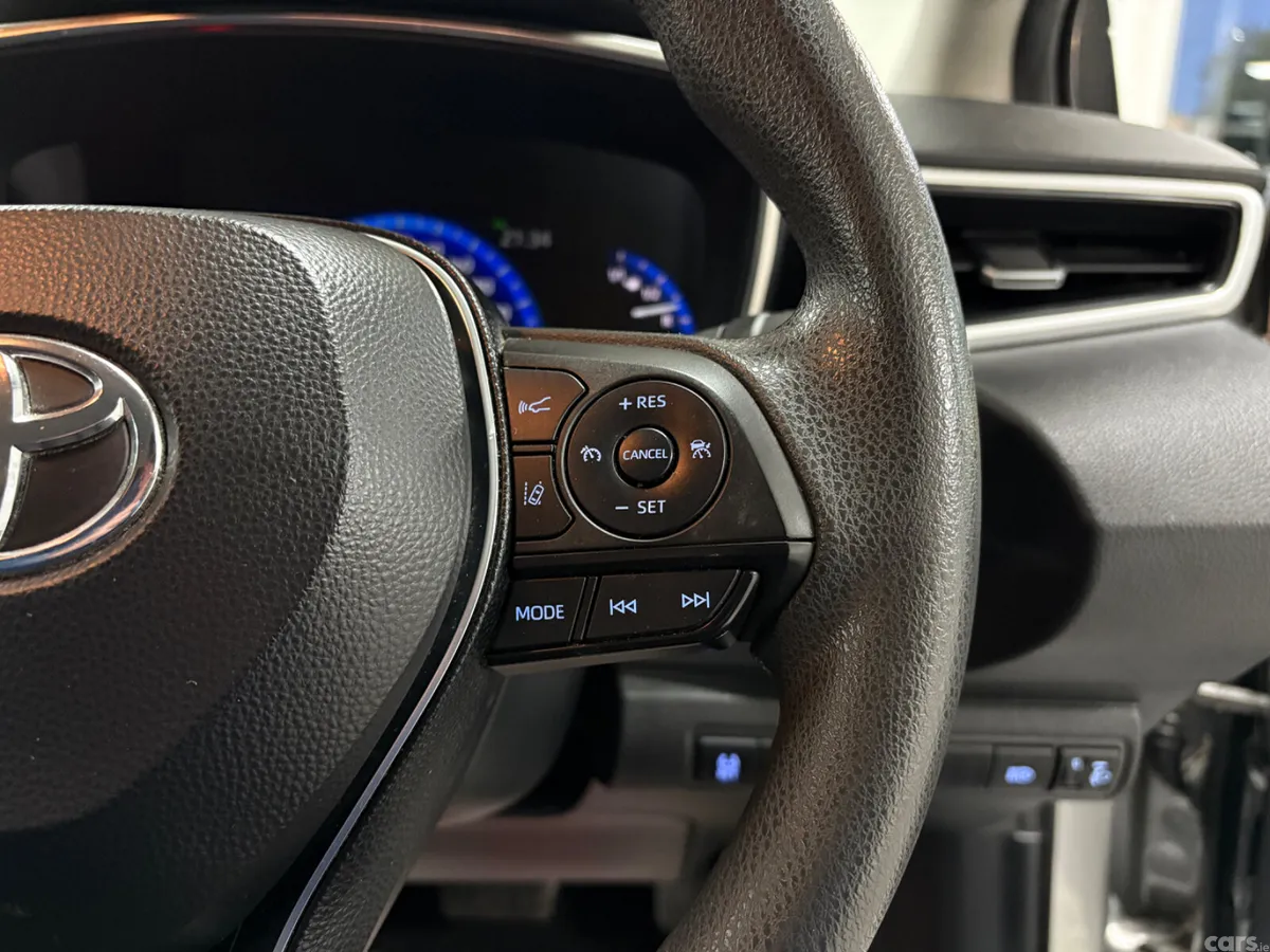 Toyota Corolla Saloon, Petrol Hybrid, 2019, Silver