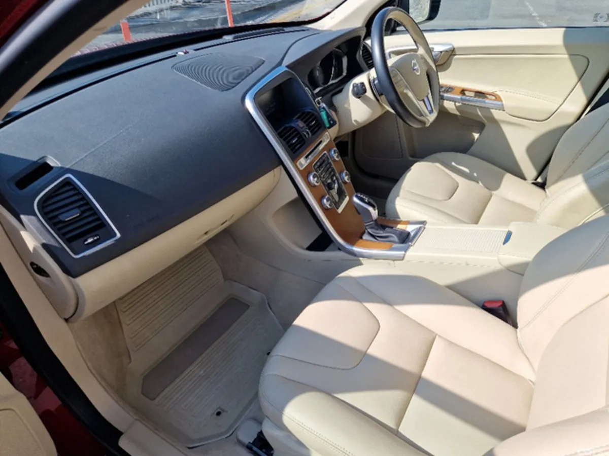 Volvo XC60 SUV, Diesel, 2017, Red