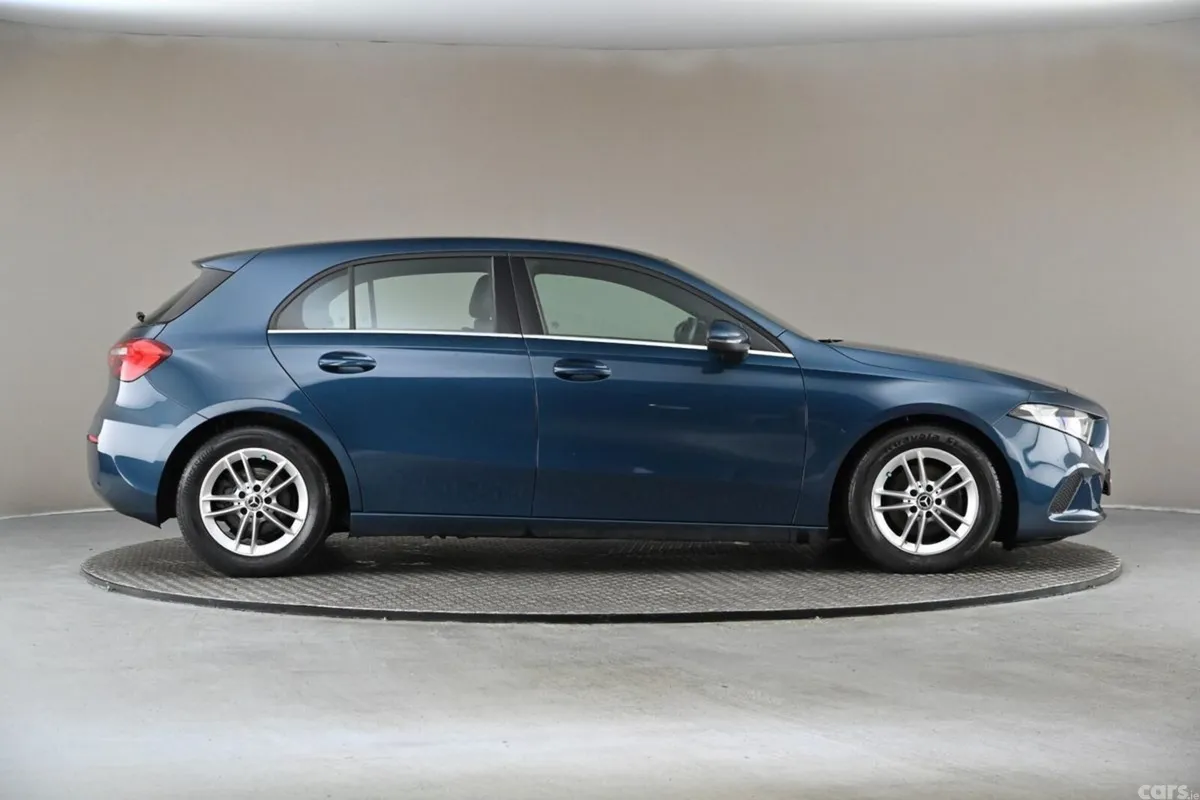 Mercedes-Benz A-Class Hatchback, Diesel, 2019, Blue
