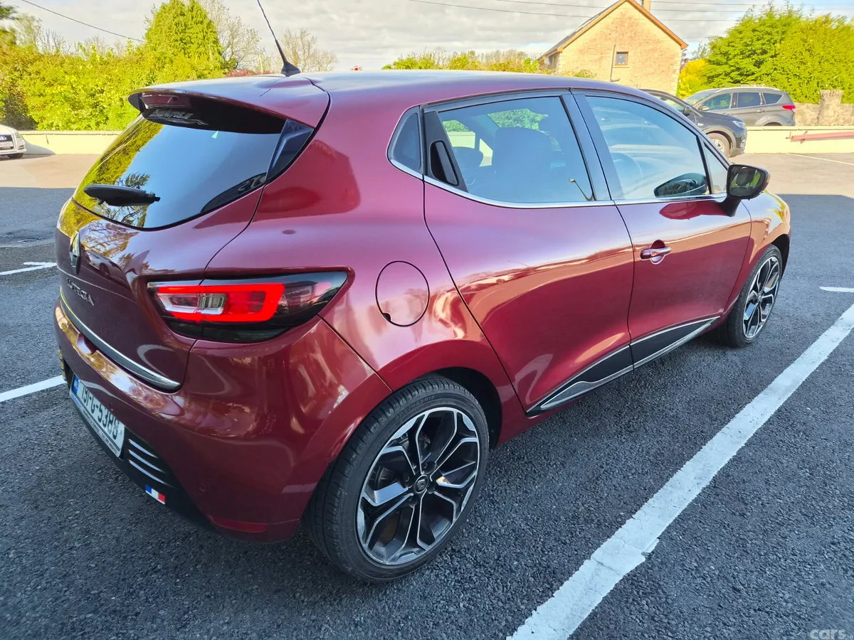Renault Clio Hatchback, Petrol, 2019, Red