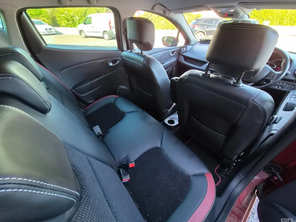 Renault Clio Hatchback, Petrol, 2019, Red