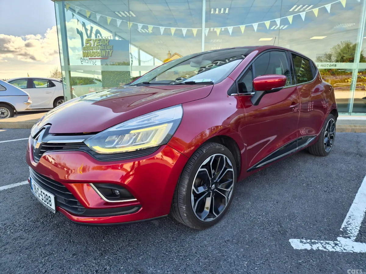 Renault Clio Hatchback, Petrol, 2019, Red