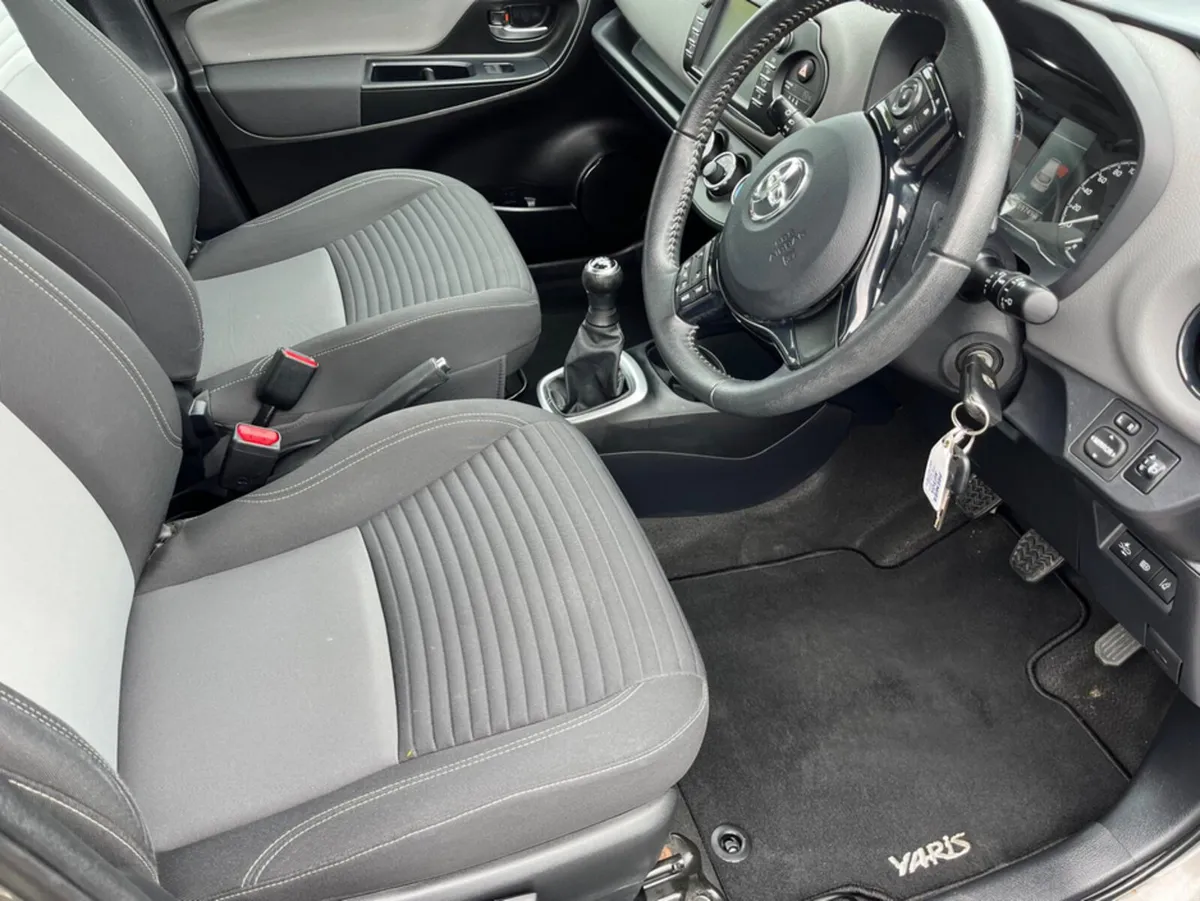 Toyota Yaris Hatchback, Petrol, 2020, Grey