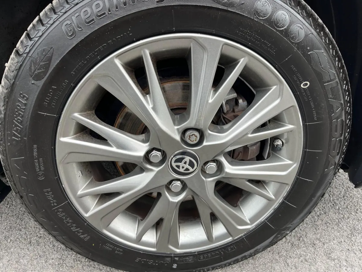 Toyota Yaris Hatchback, Petrol, 2020, Grey