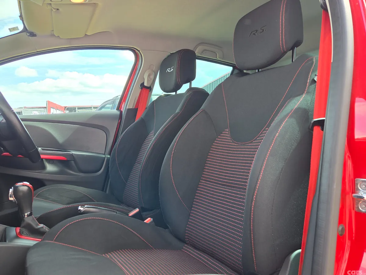 Renault Clio Hatchback, Petrol, 2014, Red