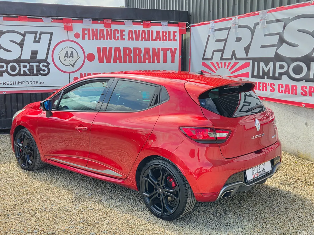 Renault Clio Hatchback, Petrol, 2014, Red